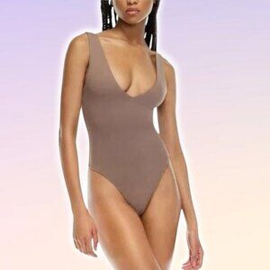BABATON Aritzia Contour V-Neck Tank Thong Bodysuit Sz Large Deep Taupe